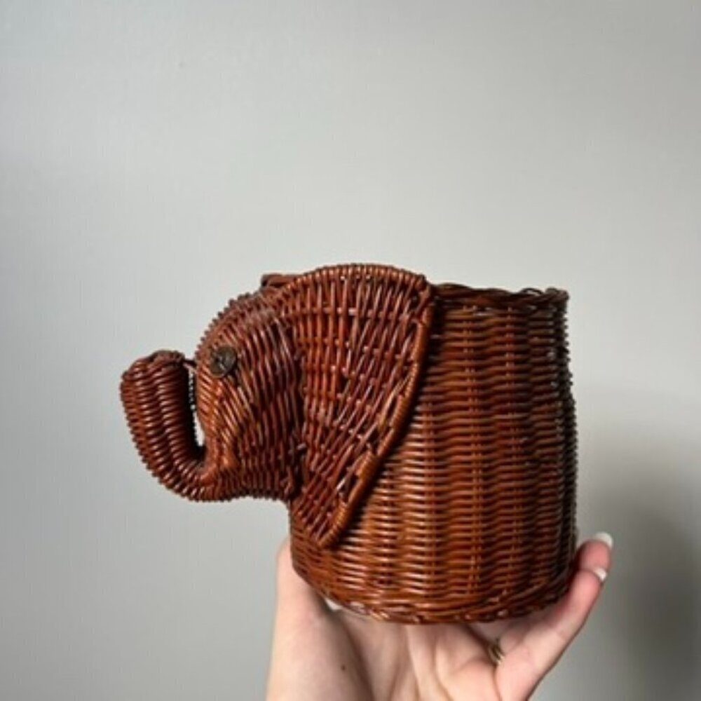 Vintage Elephant Mini Wicker Basket - Picture 2 of 10